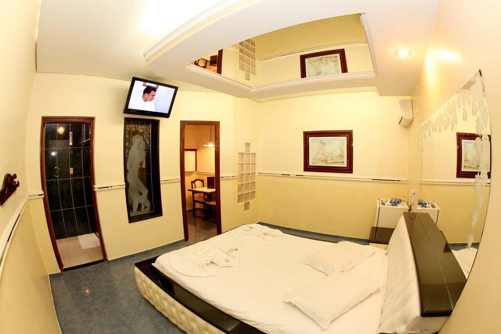 Hotel & Motel Le Baron (Adults Only) Porto Ferreira Bilik gambar